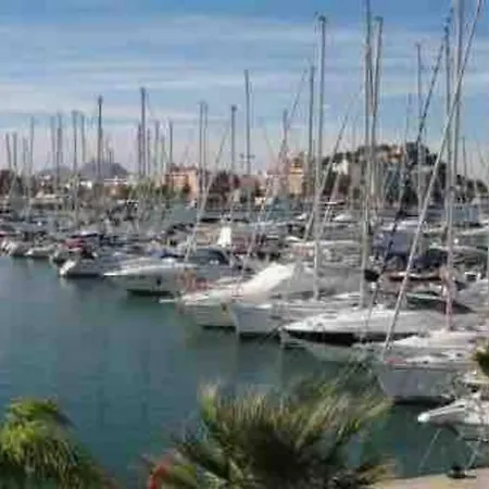 Club Nautico *