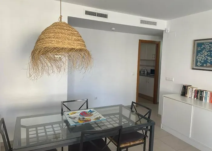 Club Nautico * デニア